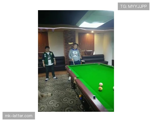 潘晓婷一条动态,客厅像会所,出门像走红毯——我还在数工资 潘晓婷一条动态,客厅像会所,出门像走红毯——我还在数工资
